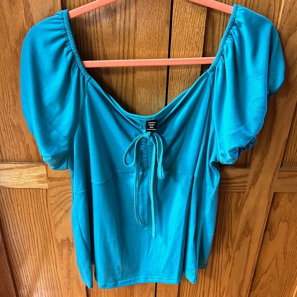 2XL short sleeve green blouse SHEIN - never worn - Picture 3 of 3
